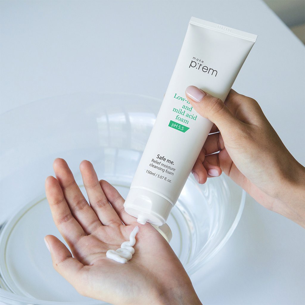 Safe me. Relief moisture cleansing foam